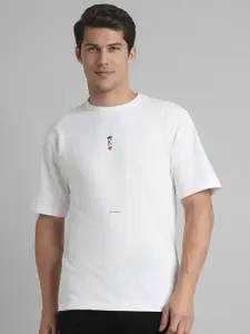 SIMON CARTER LONDON Men Typography Printed Round Neck Cotton T-Shirt