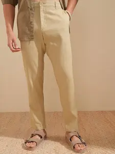 HIGHLANDER Men Solid Elasticated Relaxed Soft Trouser