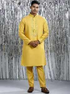 Be Desi Men Floral Embroidered Regular Kurta with Pyjamas
