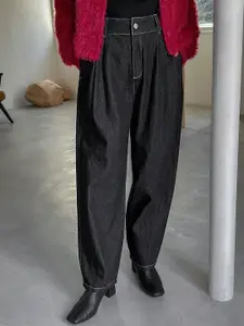 Kotty Women Straight Fit High-Rise Stretchable Jeans