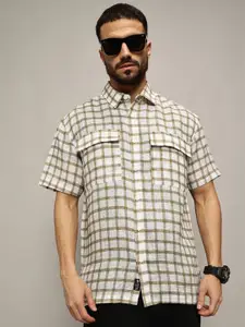 Roadster The Lifestyle Co. Men Premium Spread Collar Checked Cotton Oversized Casual Shirt