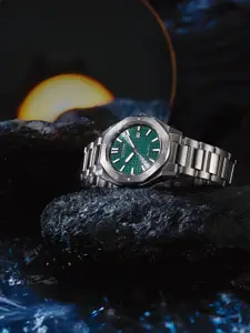 Citizen Men Embellished Dial & Stainless Steel Bracelet Style Straps Analogue Eco Drive Watch BM7630-80X