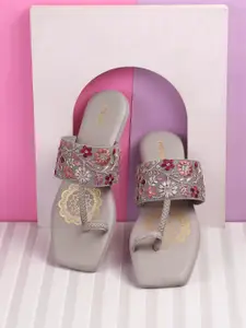 Mochi Women Embroidered One Toe Flats