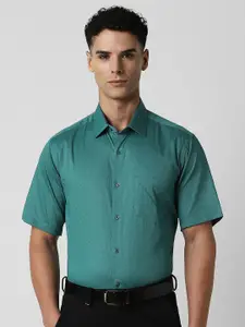 Van Heusen Men Spread Collar Solid Cotton Formal Shirt