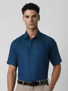 Van Heusen Men Spread Collar Micro Ditsy Printed Cotton Casual Shirt