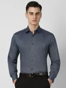 Van Heusen Men Spread Collar Solid Cotton Formal Shirt