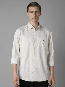 Louis Philippe Sport Men Spread Collar Floral Printed Cotton Slim Fit Casual Shirt