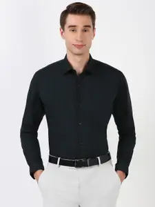 Peter England Men Spread Collar Solid Polycotton Formal Shirt