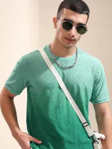 HIGHLANDER Men Round Neck Self Design Tshirt