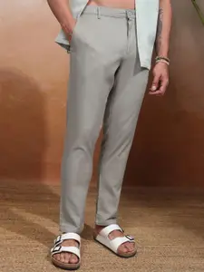 HIGHLANDER Men Solid Elasticated Relaxed Soft Trouser