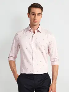 Arrow Men Slim Fit Opaque Striped Formal Shirt