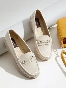 VALIOSAA Women Textured Loafers