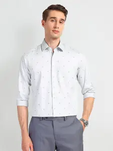 Arrow Men Slim Fit Opaque Checked Formal Shirt