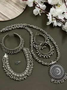 NAMAN ARTS Kaveri Silver-Plated Oxidised Necklace Jewellery Set