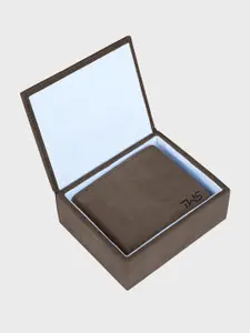 The Wallet Store Men Leather Two Fold Wallet