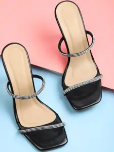 Retro Walk Women Embellished Heel Sandals