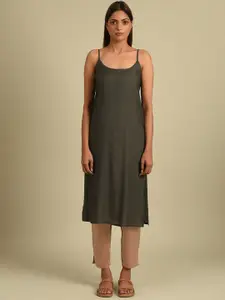 JAYPORE Women Round Neck Cotton Longline Side Slits Slip