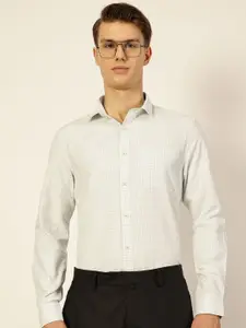 Thomas Scott Men Smart Micro Checks Opaque Formal Shirt