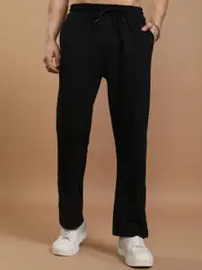 HIGHLANDER Men Relaxed Fit Mid Rise Trousers