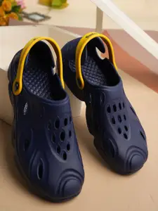 The Roadster Lifestyle Co Men Self Design Clogs