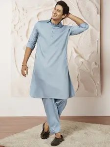 VASTRAMAY Shirt Collar Long Roll-Up Sleeves Regular Pathani Kurta With Pyjama