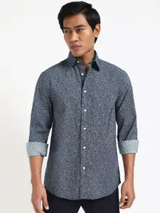 Tommy Hilfiger Men Spread Collar Floral Printed Cotton Casual Shirt