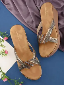 pelle albero Women Textured Wedge Heels