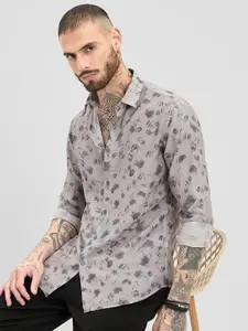 Snitch Men Smart Spread Collar Abstract Printed Casual Shirt