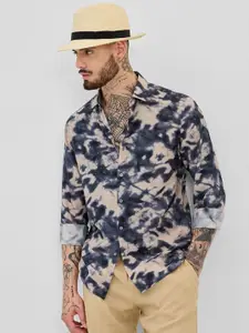 Snitch Men Smart Spread Collar Abstract Printed Casual Shirt