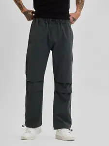 Snitch Men Relaxed Loose Fit Cargos Trousers