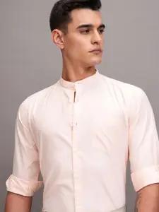 HIGHLANDER Men Solid Mandarin Collar Casual Shirt