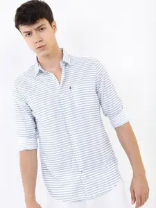 HIGHLANDER Men White Slim Fit Horizontal Stripes Striped Casual Shirt