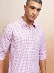 HIGHLANDER Men Gingham Checks Casual Shirt