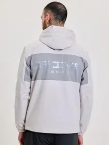 Snitch Men Colourblocked Open Front Jacket