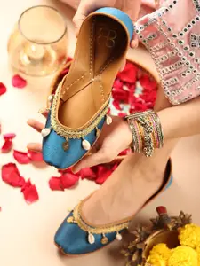 GLAM STORY Women Embellished Ethnic Mojaris Flats