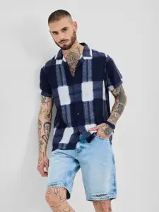 Snitch Men Relaxed Boxy Opaque Printed Casual Shirt