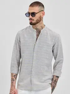 Snitch Men Smart Slim Fit Horizontal Stripes Opaque Striped Casual Shirt