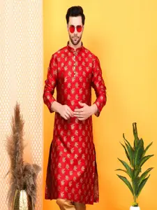 Larwa Jacquard Ethnic Motifs Woven Design Mandarin Collar Straight Kurta