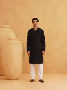SOJANYA Geometric Embroidered Mandarin Collar Pure Cotton Straight Kurta