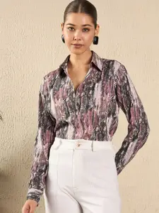 The Roadster Lifestyle Co. Women Spread Collar Abstract Printed Casual Shirt