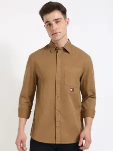 Tommy Hilfiger Men Spread Collar Solid Cotton Casual Shirt