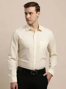 Turtle Men Standard Spread Collar Micro Ditsy Printed Cotton Formal Shirt