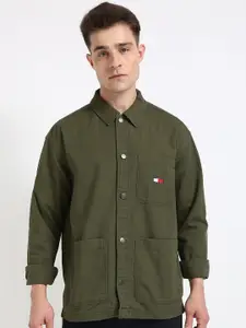 Tommy Hilfiger Men Spread Collar Solid Cotton Oversized Casual Shirt