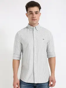 Tommy Hilfiger Men Button-Down Collar Vertical Striped Cotton Slim Fit Casual Shirt