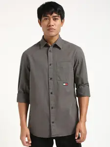 Tommy Hilfiger Men Spread Collar Solid Cotton Casual Shirt