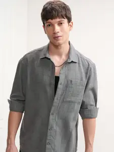 HIGHLANDER Men Spread Collar Textured Cotton Casual Shirt