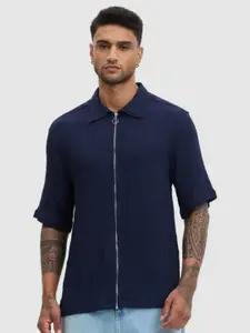 Snitch Men Relaxed Fit Spread Collar Solid Casual Shirt