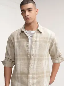 HIGHLANDER Men Spread Collar Tartan Checked Cotton Casual Shirt