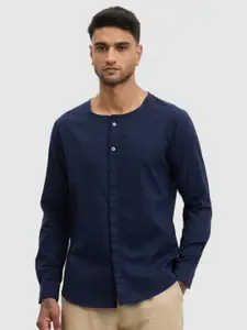 Snitch Men Smart Slim Fit Solid Pure Cotton Casual Shirt