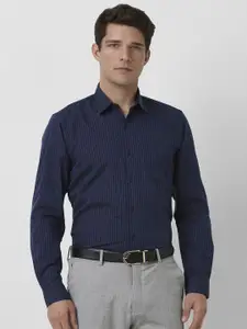 Peter England Men Slim Fit Spread Collar Vertical Striped Cotton Formal Shirt